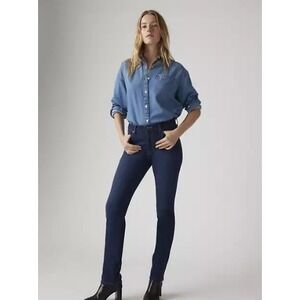 Levi's Classic Straight Fit Women's Jeans Cobalt Haze Dark Wash 8M New With Tags